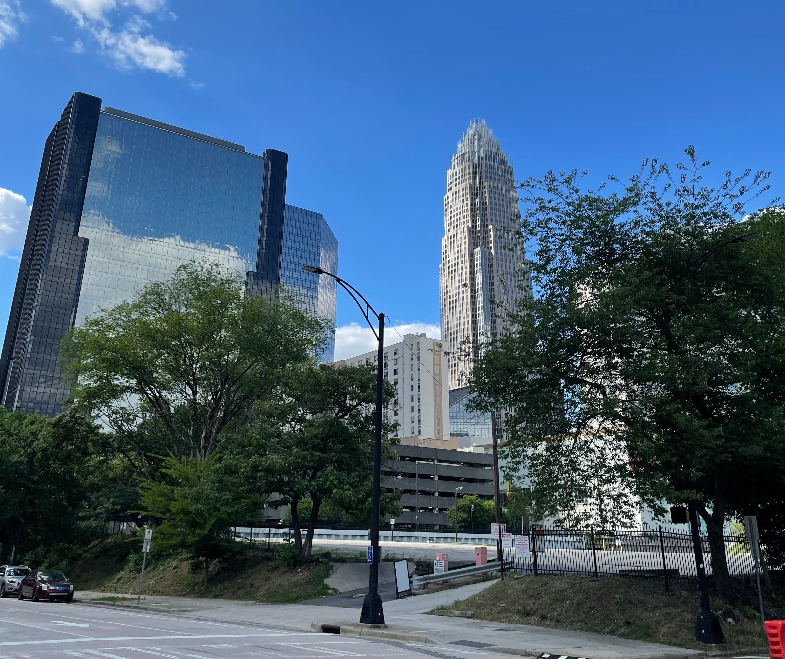 Uptown Charlotte (via Luiz Gonçalves / Pexels)